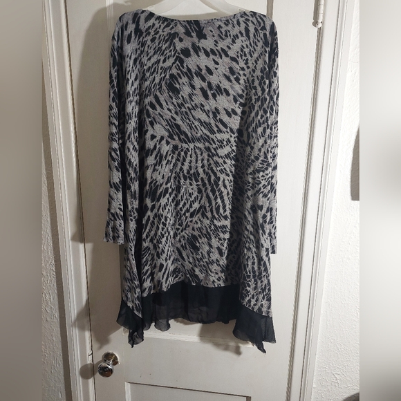 Animal Print Tunic Top Handkerchief Hem Size X large Oversized Loose Comfy - Picture 5 of 5